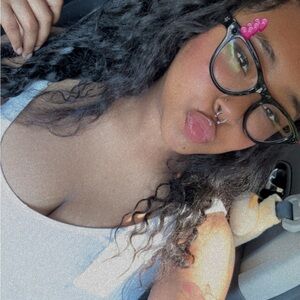 Meet your Posher, Ashley